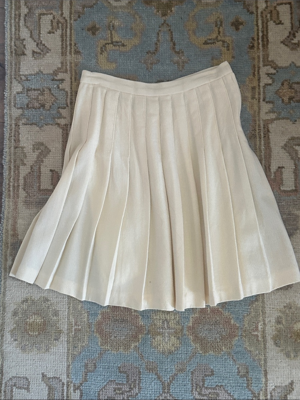 Vintage made in USA 100% wool Pleated Cream Skirt - Classic Women's Skirt